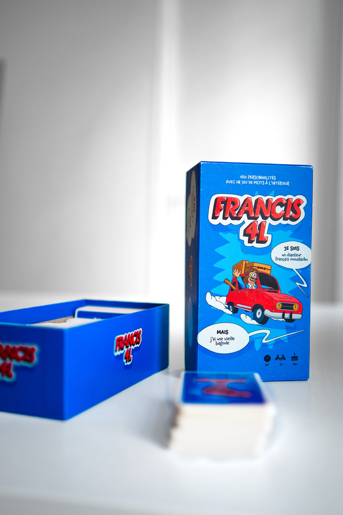 La boîte Francis 4L et ses cartes